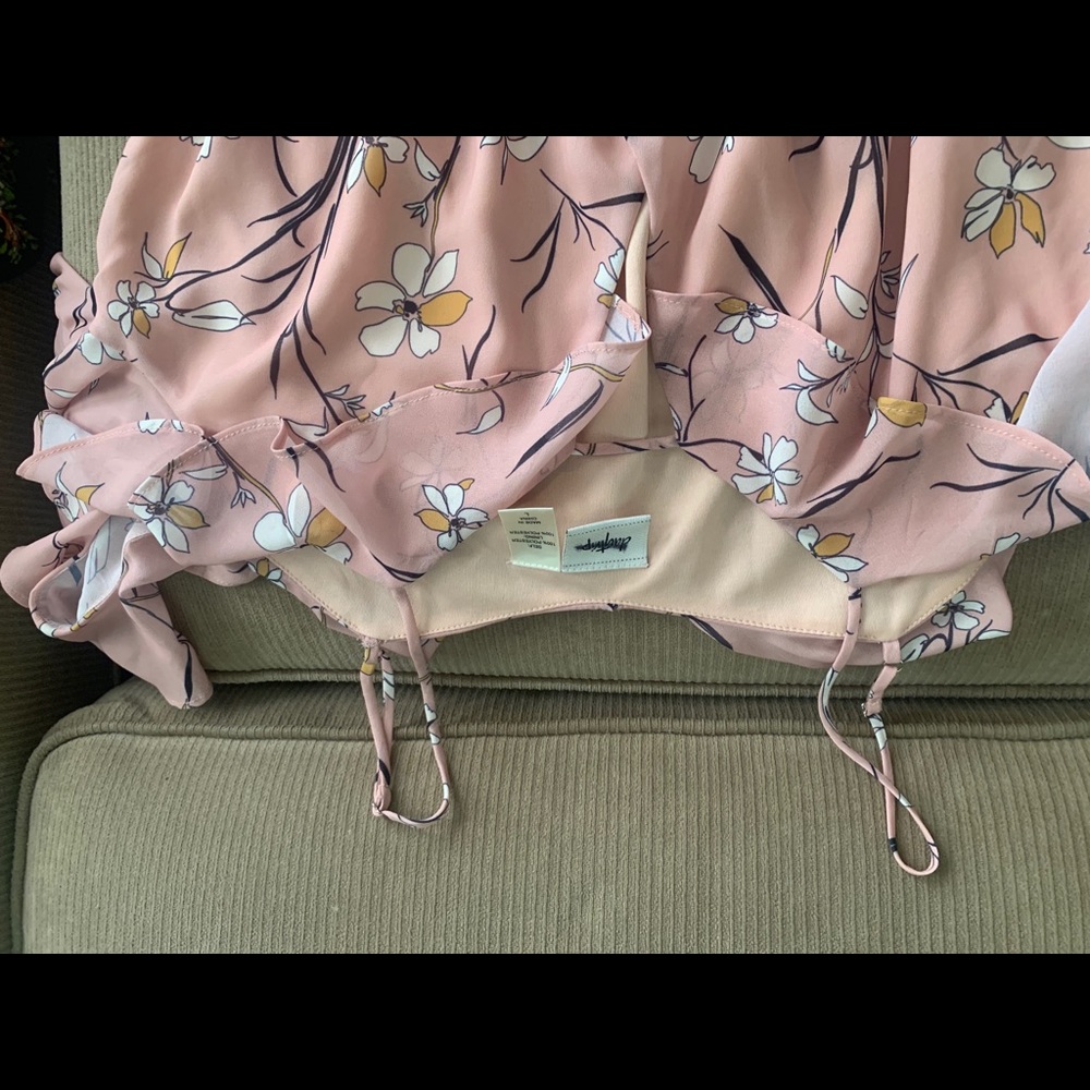 Very cute dress!